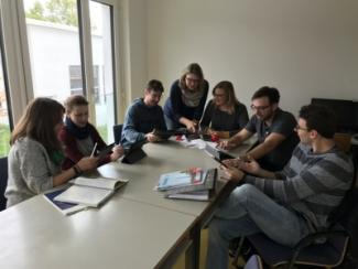 Topfit in neuen Medien! – Das Kollegium der Ellentalgymnasien bildet sich für die Zukunft fort