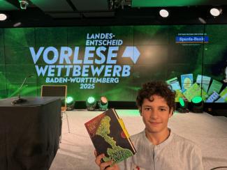 Mateo beim Landesentscheid des Vorlesewettbewerbs